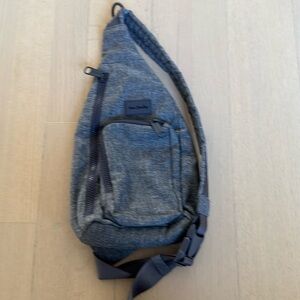 Vera Bradley sling bag. Barely used.